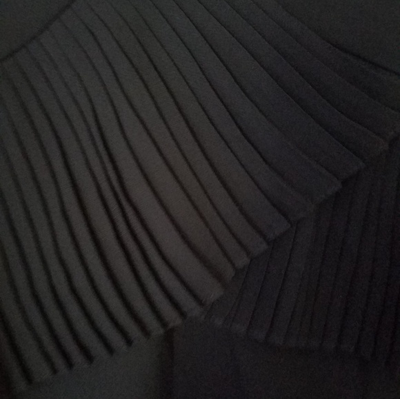 Beautiful deep navy blue top NWOT - Picture 2 of 4